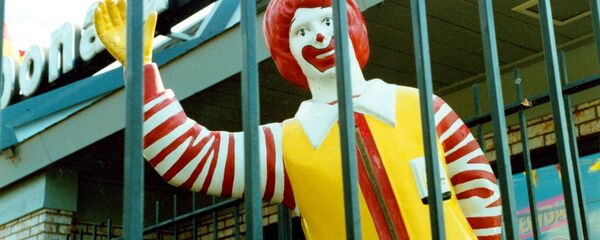 Ronald McDonald, la mascota oficial de McDonald's Ronald McDonald, la mascota oficial de McDonald's - Sputnik Mundo