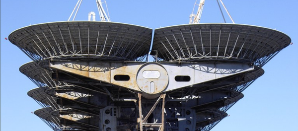 Un radiotelescopio en las afueras de Eupatoria, Crimea - Sputnik Mundo