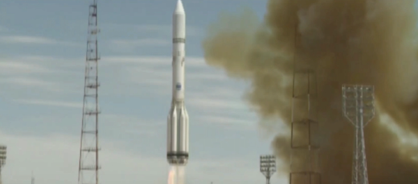 Lanzamiento del cohete Protón-M desde el cosmódromo de Baikonur - Sputnik Mundo