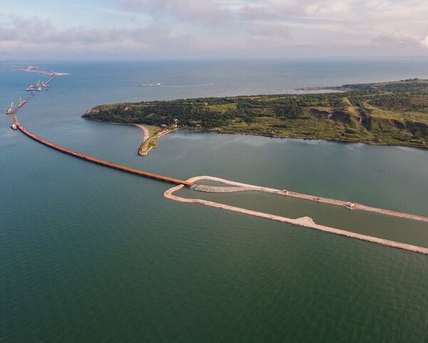 El puente a Crimea a vista de pájaro - Sputnik Mundo