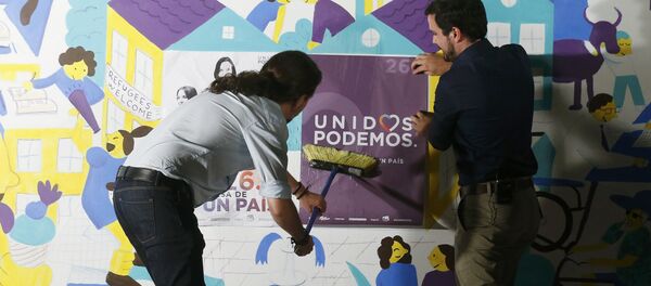 Secretario general de Podemos, Pablo Iglesias, y líder de Izquierda Unida, Alberto Garzon - Sputnik Mundo