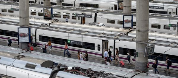 Estación de trenes en Madrid - Sputnik Mundo