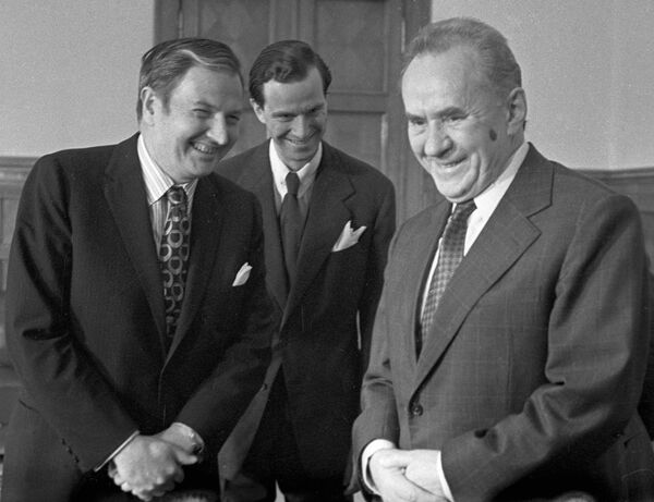 David Rockefeller y Alekséi Kosygin David Rockefeller y Alekséi Kosygin - Sputnik Mundo