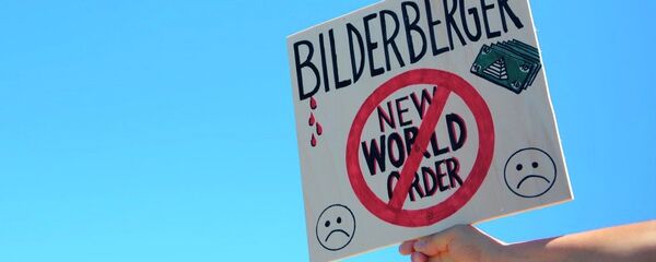 Activistas protestan contra el Club Bilderberg Activistas protestan contra el Club Bilderberg - Sputnik Mundo