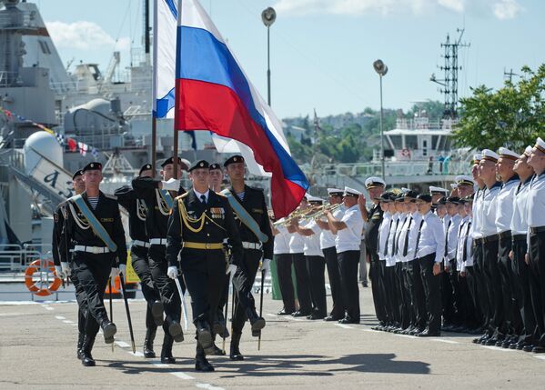 La novedosa fragata rusa Almirante Grigoróvich llega a Sebastópol - Sputnik Mundo