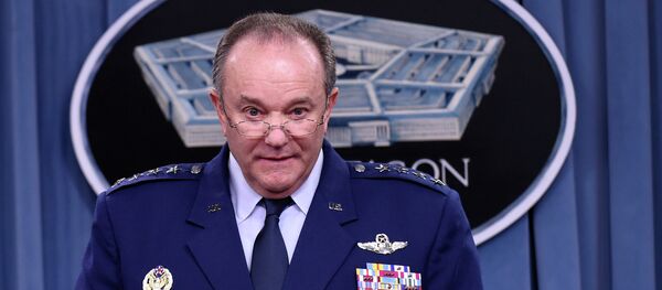 U.S. European Command Commander, North Atlantic Treaty Organization (NATO) Supreme Allied Commander Gen. Philip M. Breedlove speaks during a briefing at the Pentagon, Monday, Nov. 3, 2014 - Sputnik Mundo
