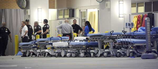 Los médicos cerca de la hospital de la ciudad de Orlando - Sputnik Mundo