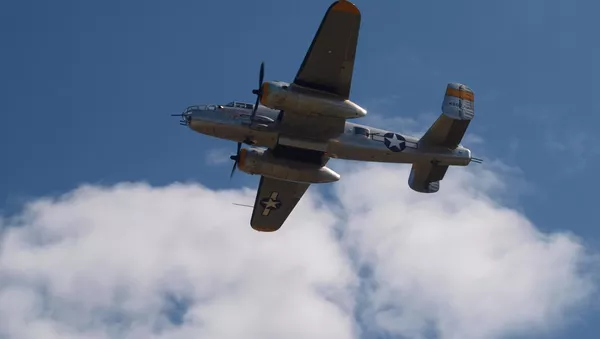 Bombardero norteamericano B-25, con el que planeaban arrojar bombas químicas contra Japón - Sputnik Mundo