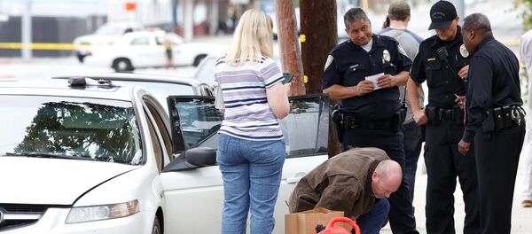El coche del hombre detenido en la ciudad estadounidense de Santa Mónica - Sputnik Mundo