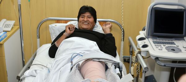 Evo Morales tras la operación, foto emitida por el gobierno boliviano el 12 de junio de 2016 - Sputnik Mundo