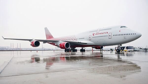 Un avión de la aerolínea Rossiya - Sputnik Mundo