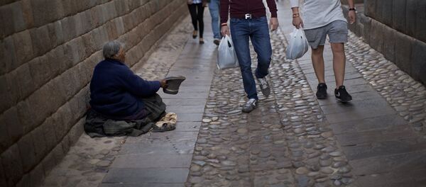 Una mendiga en Peru - Sputnik Mundo