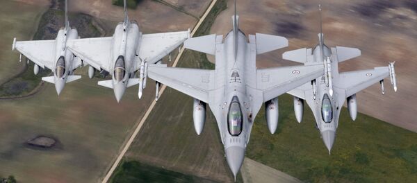 Cazas noruegos en el Báltico (archivo) Cazas noruegos en el Báltico (archivo) - Sputnik Mundo