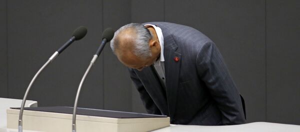 El alcalde de Tokio Yoichi Masuzoe presenta su dimisión, 15 de junio 2016 - Sputnik Mundo