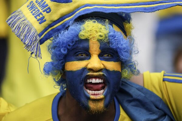 Así vibran de emoción los hinchas en la Eurocopa Así vibran de emoción los hinchas en la Eurocopa - Sputnik Mundo