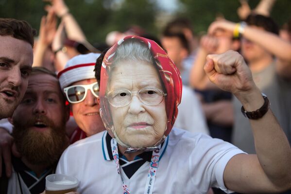 Así vibran de emoción los hinchas en la Eurocopa Así vibran de emoción los hinchas en la Eurocopa - Sputnik Mundo