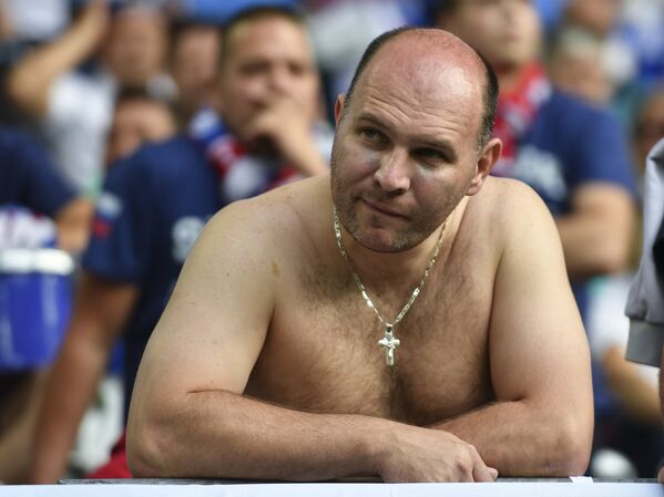 Así vibran de emoción los hinchas en la Eurocopa Así vibran de emoción los hinchas en la Eurocopa - Sputnik Mundo