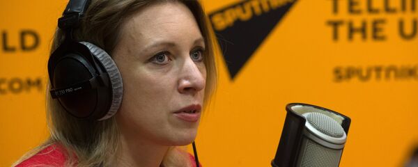 María Zajárova, portavoz del Ministerio de Exteriores de Rusia, en el estudio de Sputnik en el XX Foro Económico de San Petersburgo - Sputnik Mundo