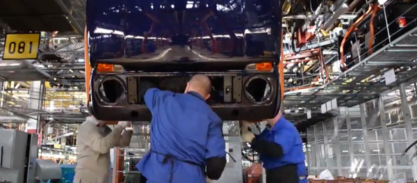 Cómo 'cobra vida' el Lada 4x4 - Sputnik Mundo