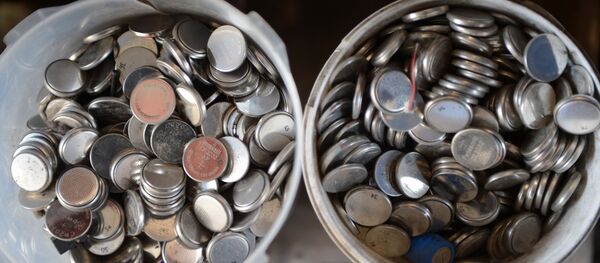 Lithium batteries from broken computers are pictured in the courtyard of Ateliere fara frontiere (Workshops without borders) recycling factory in Bucharest February 1, 2013. - Sputnik Mundo