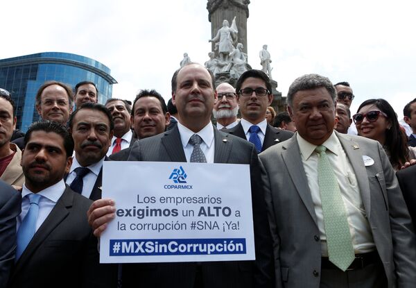 Gustavo de Hoyos (centro), presidente nacional del la Coparmex (archivo) - Sputnik Mundo