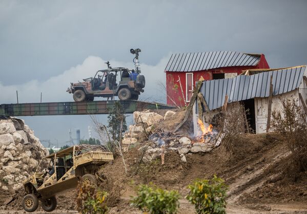 Las innovaciones militares, en una exposición en París - Sputnik Mundo