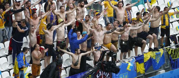 Hinchas ucranianos - Sputnik Mundo