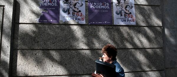 Carteles de la coalición Unidos Podemos - Sputnik Mundo