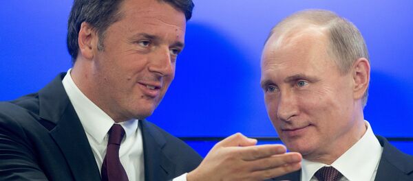 Pimer ministro de Italia, Matteo Renzi y presidente de Rusia, Vladímir Putin - Sputnik Mundo