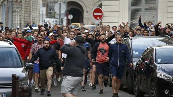Hinchas británicos en Lille Hinchas británicos en Lille - Sputnik Mundo