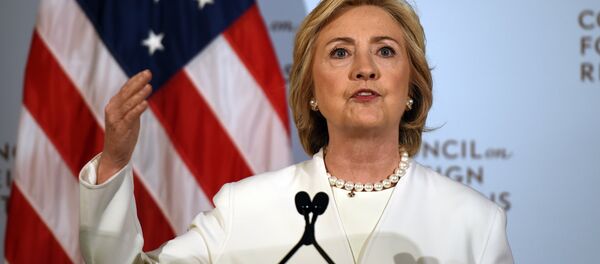 Democratic presidential hopeful Hillary Clinton - Sputnik Mundo
