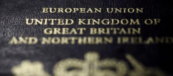 Pasaporte de un ciudadano británico Pasaporte de un ciudadano británico - Sputnik Mundo