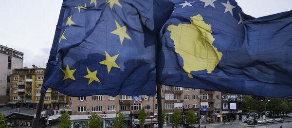 Banderas de Kosovo y la UE Banderas de Kosovo y la UE - Sputnik Mundo