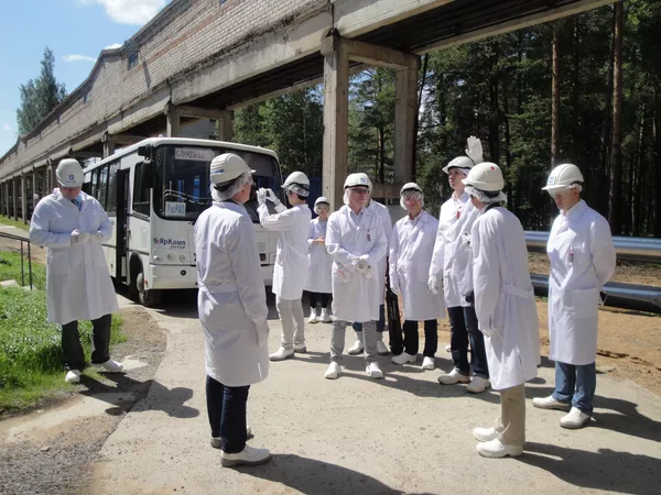 Periodistas japoneses visitan por primera vez la instalación para la purificación del tritio del agua Periodistas japoneses visitan por primera vez la instalación para la purificación del tritio del agua - Sputnik Mundo