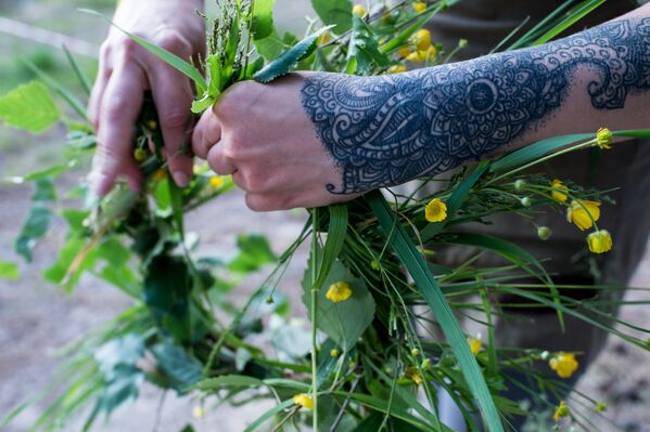Raíces ancestrales: una ciudad rusa celebra el solsticio de verano - Sputnik Mundo