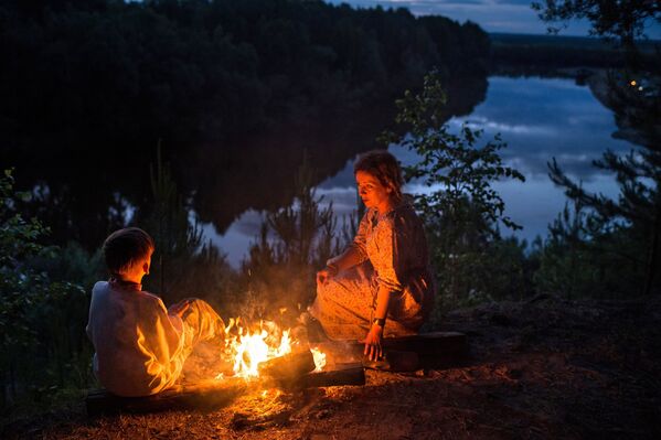 Raíces ancestrales: una ciudad rusa celebra el solsticio de verano - Sputnik Mundo