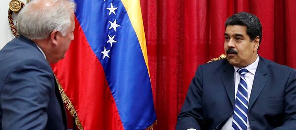Presidente de Venezuela, Nicolás Maduro y subsecretario de Asuntos Políticos del Departamento de Estado de EEUU, Thomas Shannon en Caracas - Sputnik Mundo