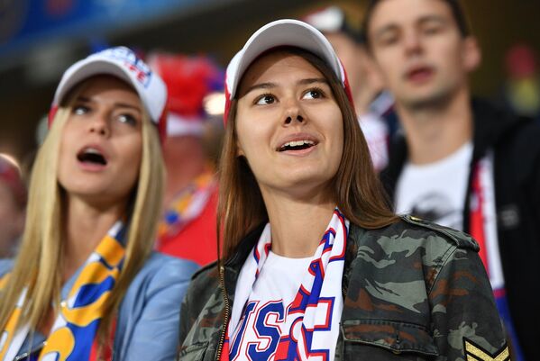 Las hinchas más atractivas de la Eurocopa 2016 Las hinchas más atractivas de la Eurocopa 2016 - Sputnik Mundo