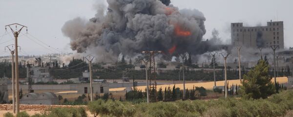 Las consecuencias de un ataque aéreo de EEUU en la provincia siria de Alepo (archivo) - Sputnik Mundo