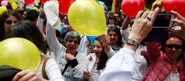 Celebraciones de la firma del acuerdo de paz en Colombia - Sputnik Mundo