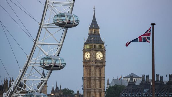 The Houses of Parliament seen from the Royal Festival Hall, in London - Sputnik Mundo