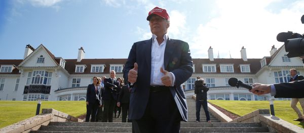 Donald Trump en la reinauguración de su complejo de golf de Turnberry, en la costa oeste escocesa (archivo) - Sputnik Mundo