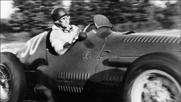 Juan Manuel Fangio, piloto argentino - Sputnik Mundo