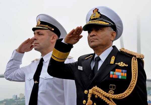 Buques de la Armada India llegan al puerto ruso de Vladivostok - Sputnik Mundo