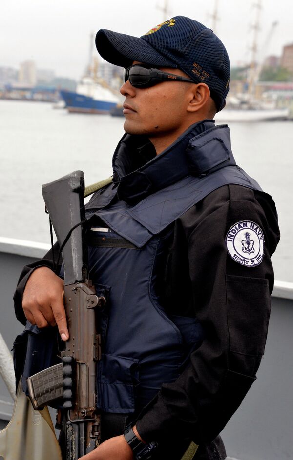 Buques de la Armada India llegan al puerto ruso de Vladivostok - Sputnik Mundo