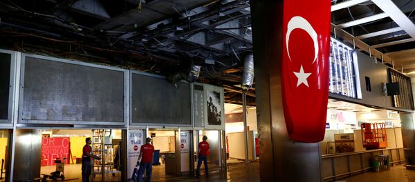 Aeropuerto Ataturk tras el atentado - Sputnik Mundo