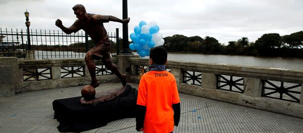 La estatua de Lionel Messi en Buenos Aires - Sputnik Mundo