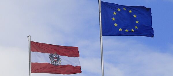 Las banderas de Austria y de la Unión Europea Las banderas de Austria y de la Unión Europea - Sputnik Mundo