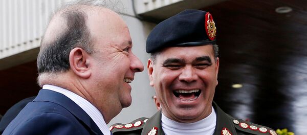Luis Carlos Villegas, ministro de Defensa de Colombia, y Vladimir Padrino López, ministro de Defensa de Venezuela - Sputnik Mundo
