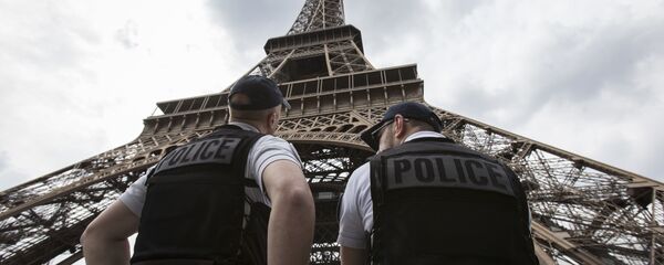 La policía francesa - Sputnik Mundo